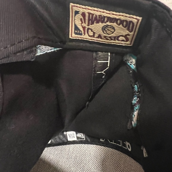 Charlotte Hornets snap back cap - Picture 5 of 5